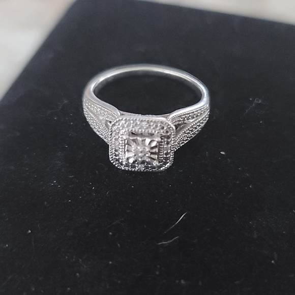 Diamond Ring - Picture 12 of 12